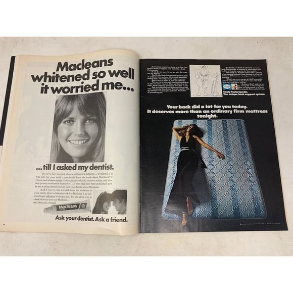 Vintage LIFE Magazine - Battle of the Champs - Backstage with Ali and Frazier - - Picture 14 of 16